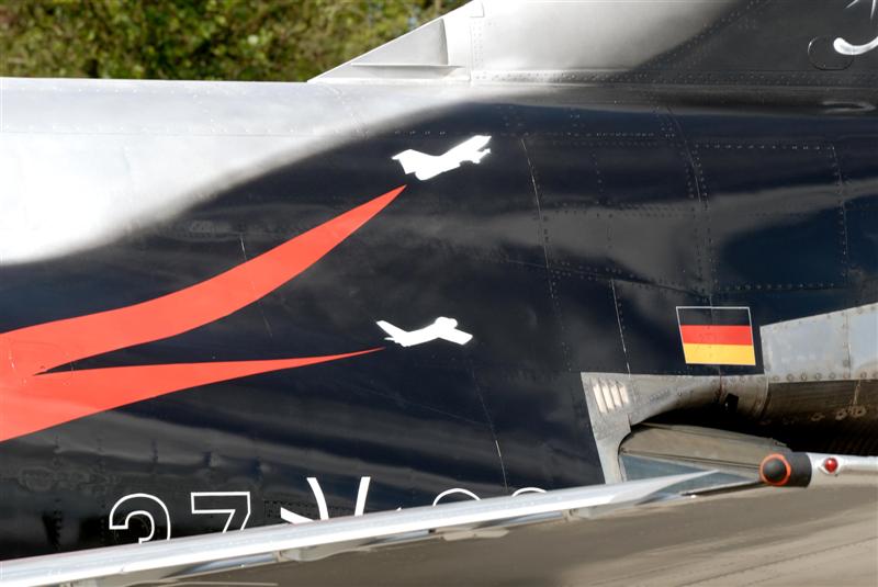 Starfighter and Sabre silhouettes.JPG